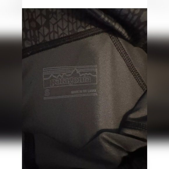 Patagonia W CenteredWomen's Black Patterned Leggings Size small, New Without Tag - Picture 6 of 8